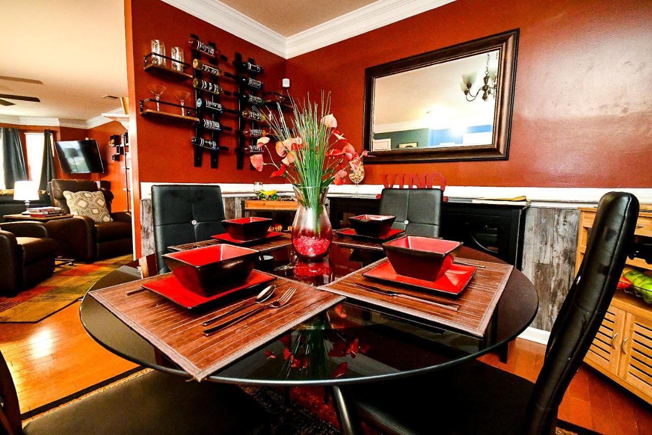 Amazing Large 3 Bed House With King Bed Less Than 10 Miles To Dtwn Hébergement de vacances Atlanta